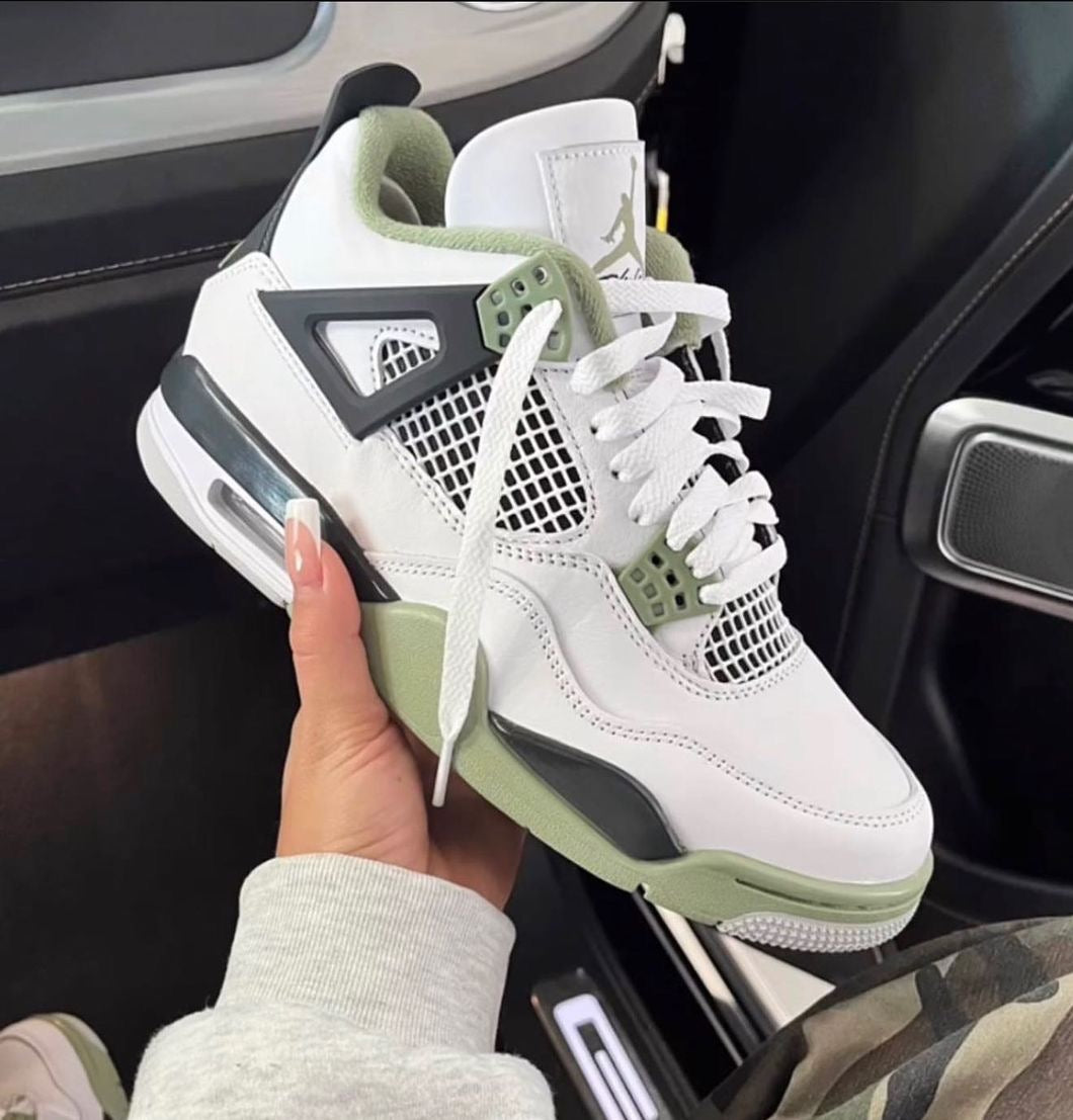 Jordan 4 Retro Seafoam