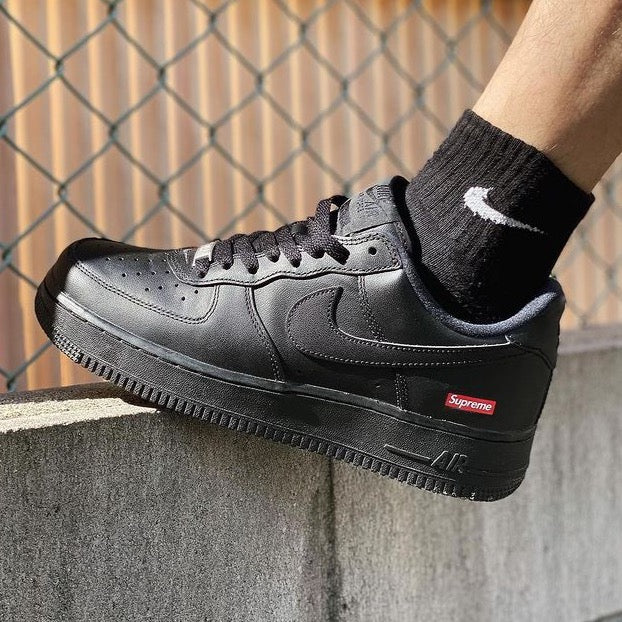 Nike Air Force 1 Low Supreme Black