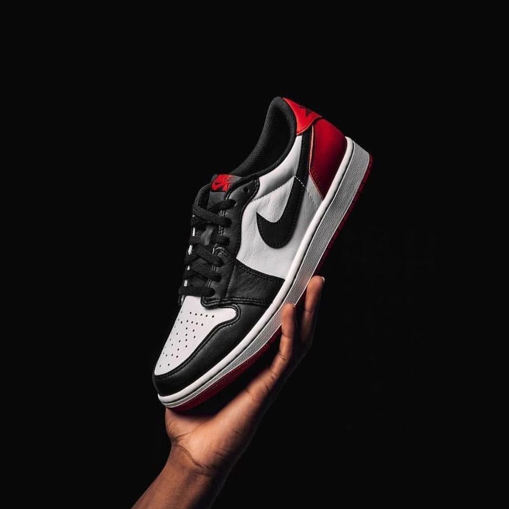 Jordan 1 Retro Low OG Black Toe