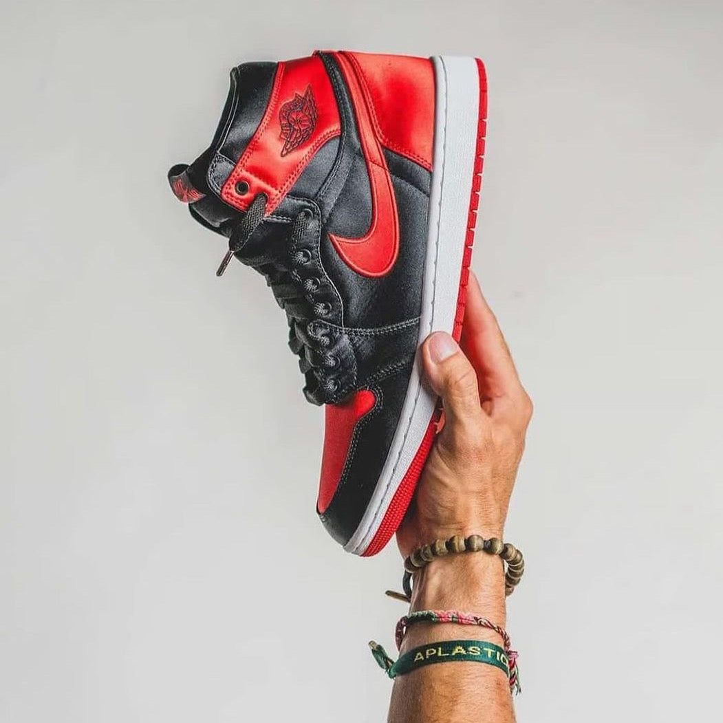 Jordan 1 Retro High OG Satin Bred (W)