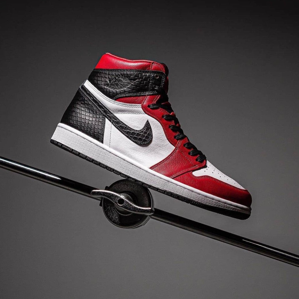 Jordan 1 Retro High Satin Snake Chicago