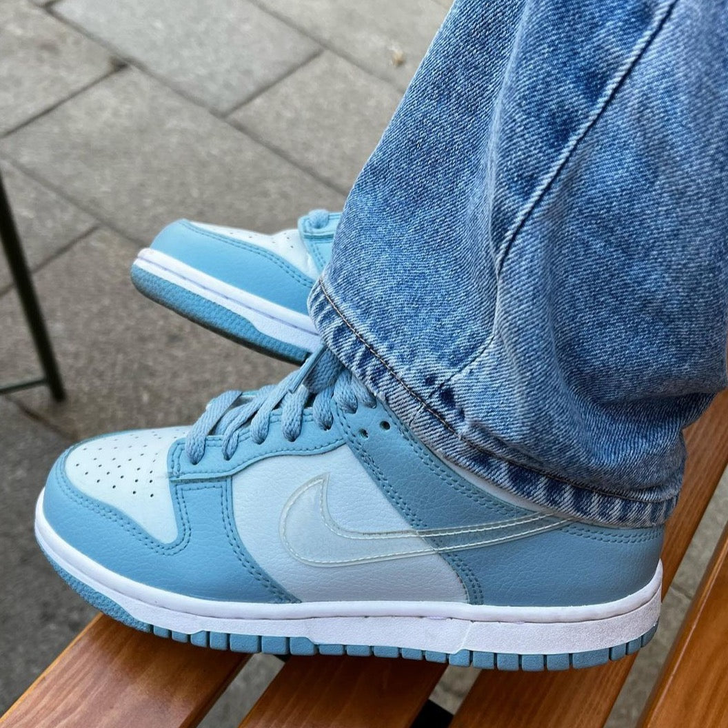 Nike Dunk Low Clear Swoosh