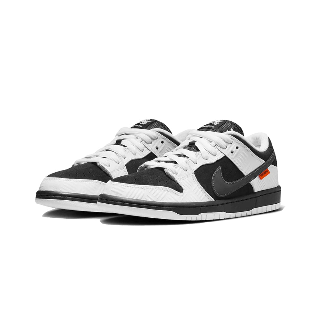 Nike SB Dunk Low TIGHTBOOTH